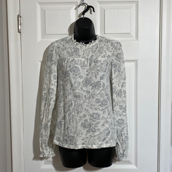 Lucky Brand Floral Smocked Long Sleeve Top With Back Button Sz S/P - Picture 1 of 11